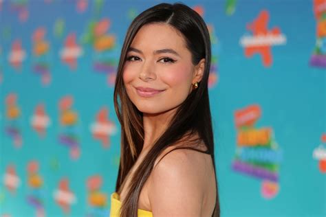 miranda cosgrove boobs|Miranda Cosgrove Recalls Embarrassing Moment Filming iCarly